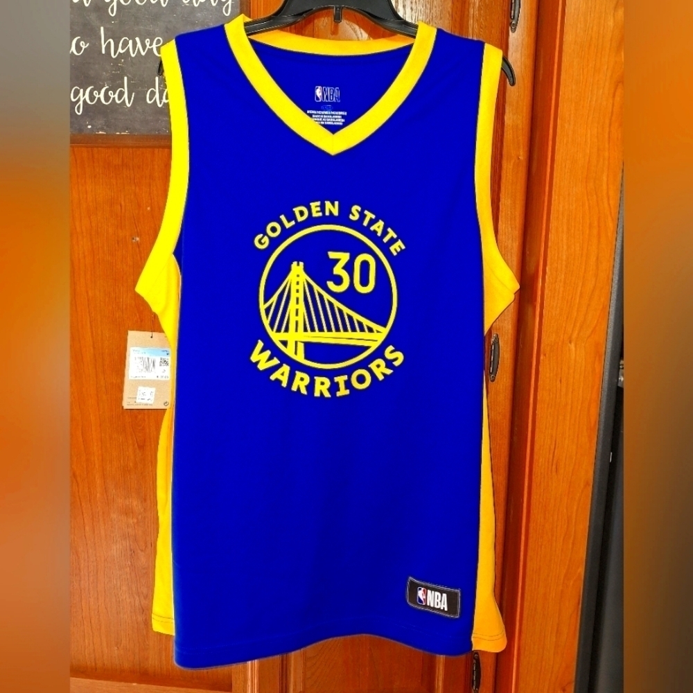 Nike Official NBA Golden State Warriors #30 Curry Jersey In A Mens Large. NWT